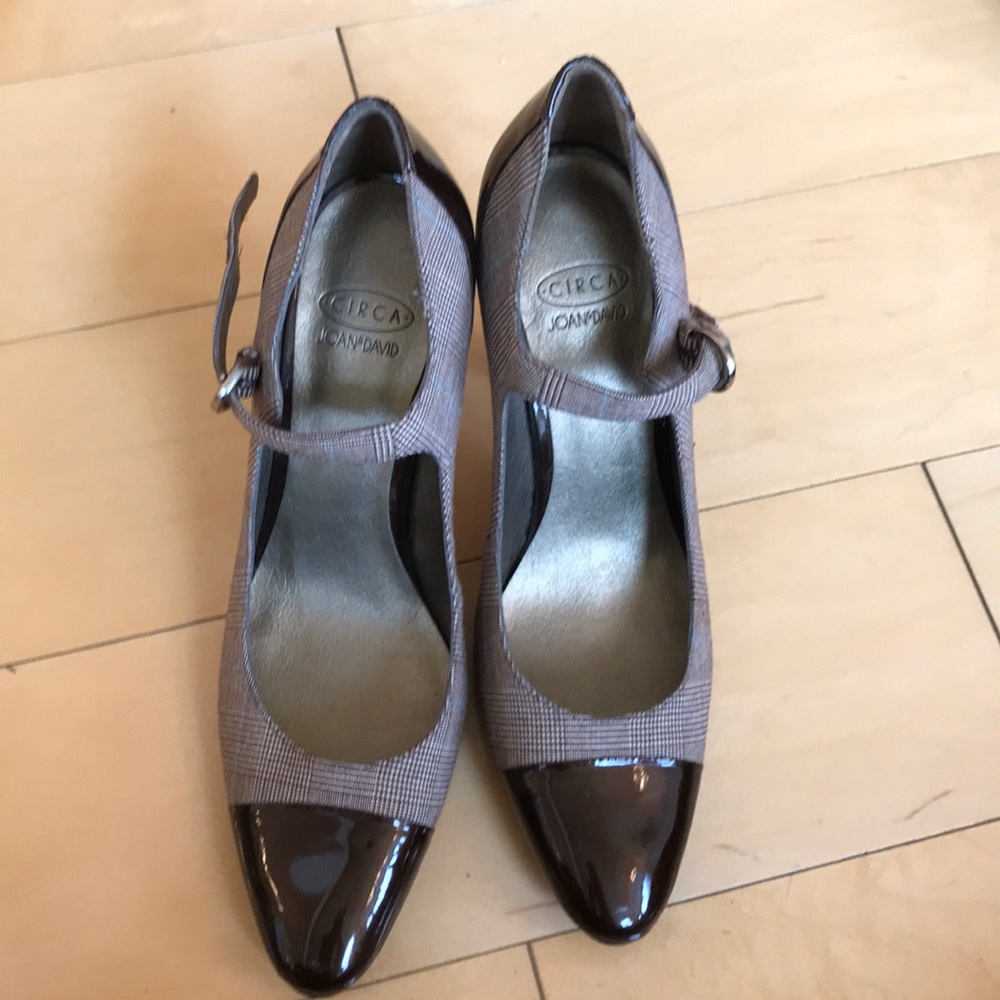 Circa hardly worn trendy print and patent leather